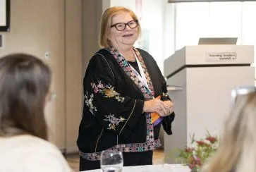 CLO Karie Willyerd believes AI is a “digital sociopath” that can emulate human emotions but doesn’t feel them. PHOTOGRAPHY BY @NOLAEVENTPHOTOGRAPHY